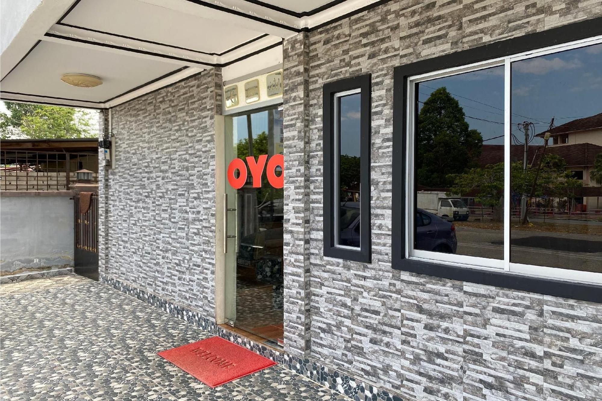 Oyo 90205 Bayu Sintok Motel 창룬 외부 사진