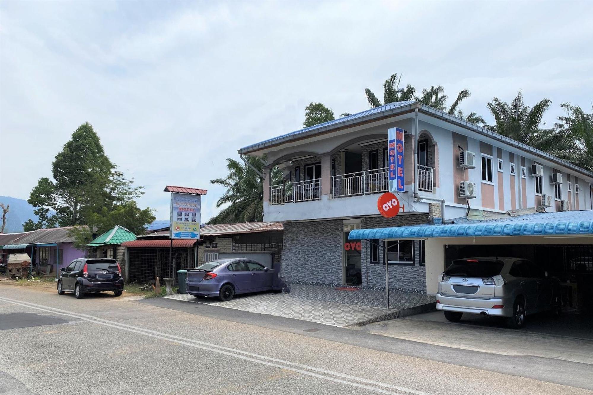 Oyo 90205 Bayu Sintok Motel 창룬 외부 사진