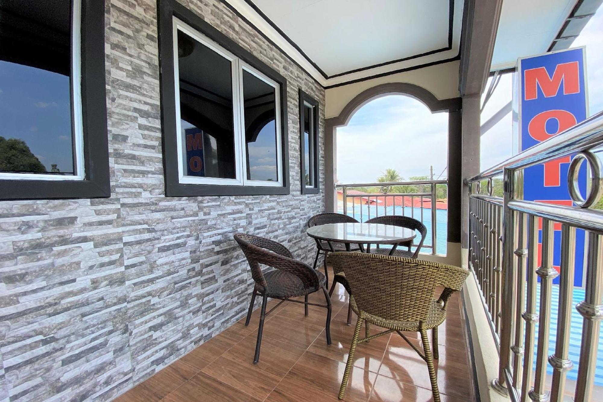 Oyo 90205 Bayu Sintok Motel 창룬 외부 사진
