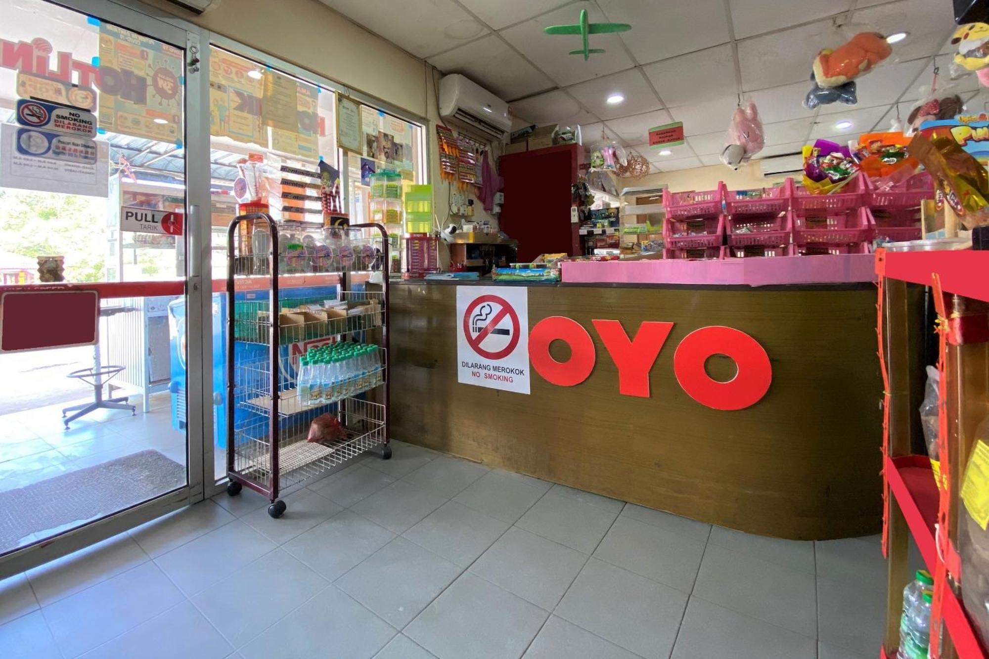 Oyo 90205 Bayu Sintok Motel 창룬 외부 사진