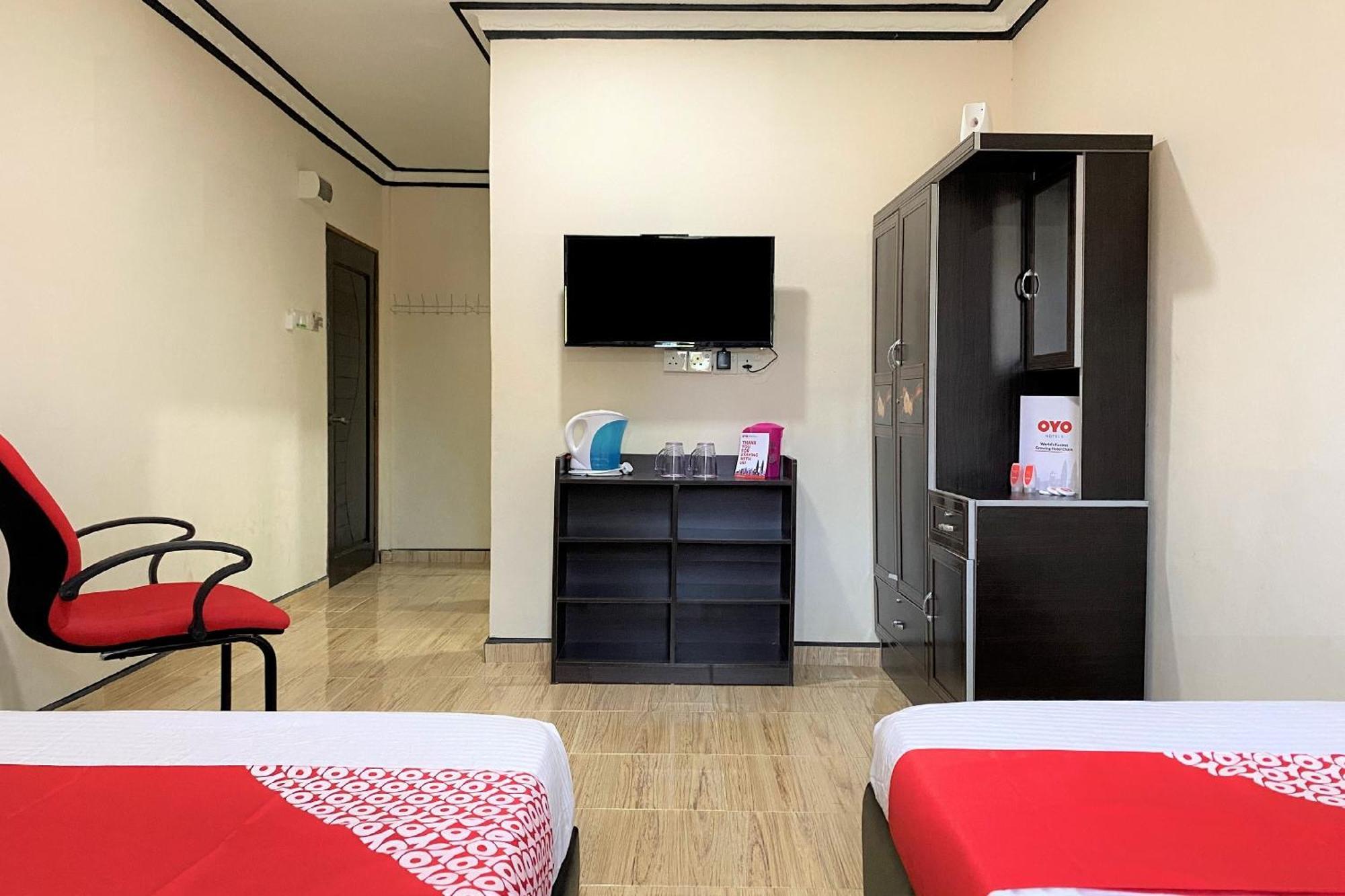 Oyo 90205 Bayu Sintok Motel 창룬 외부 사진