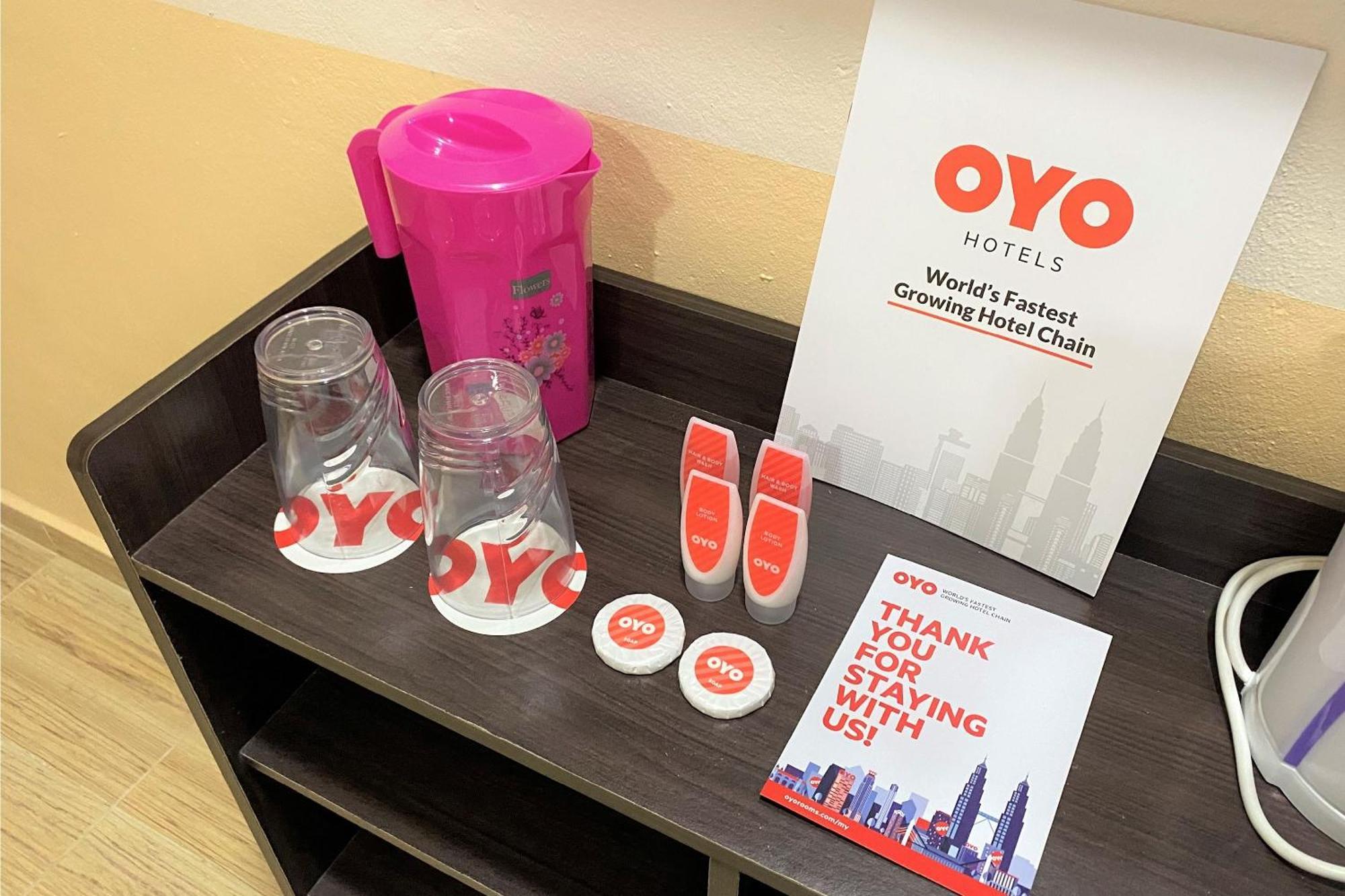 Oyo 90205 Bayu Sintok Motel 창룬 외부 사진