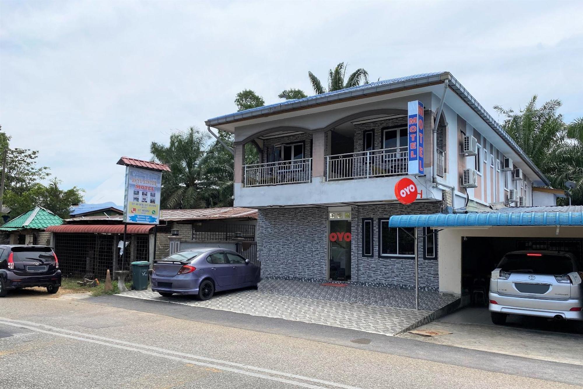 Oyo 90205 Bayu Sintok Motel 창룬 외부 사진