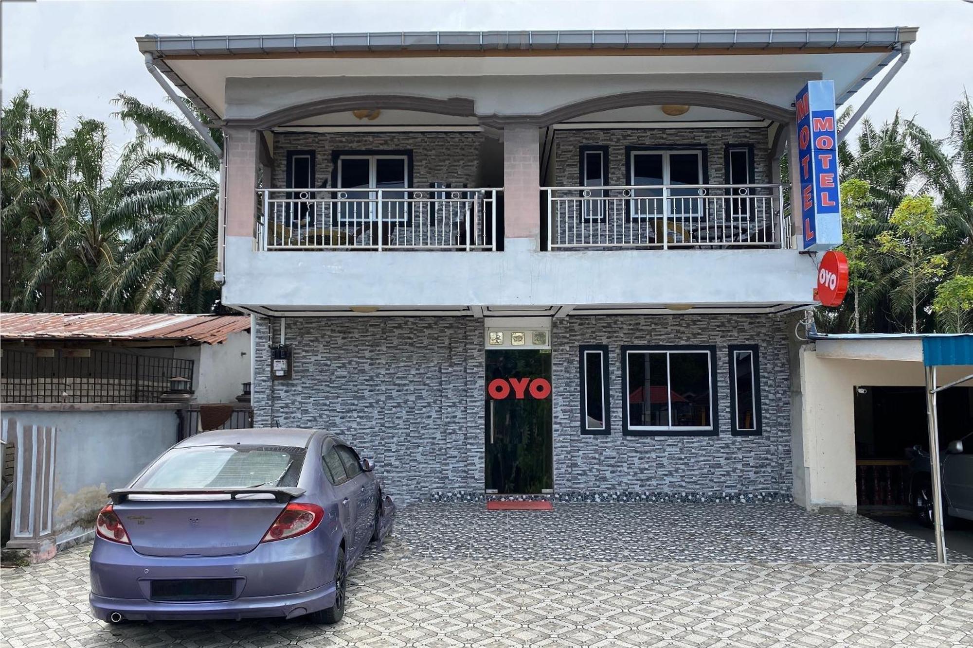 Oyo 90205 Bayu Sintok Motel 창룬 외부 사진